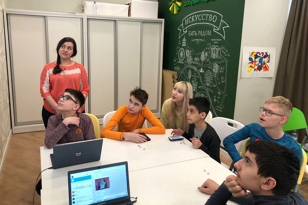 В ресурсном центре Благотворительного фонда «Искусство быть рядом» помогают детям с аутизмом осваивать компьютерные технологии. Москва-добрый город